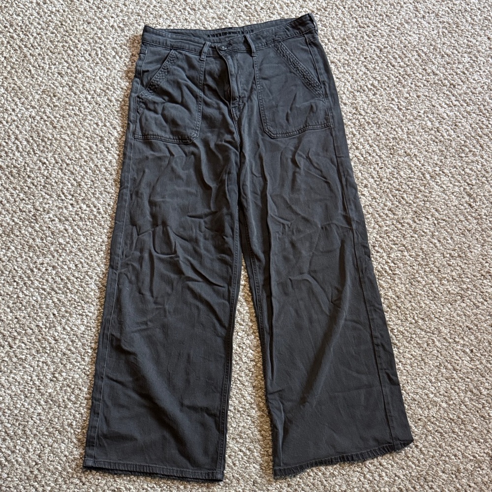 Women’s American Eagle super high rise baggy wide leg